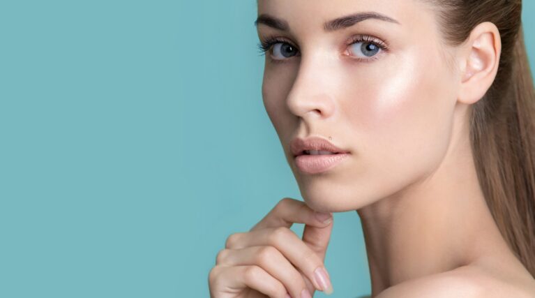 clear-skin-ipl woman with a clear complexion showing benefits of Lumecca IPL treatment